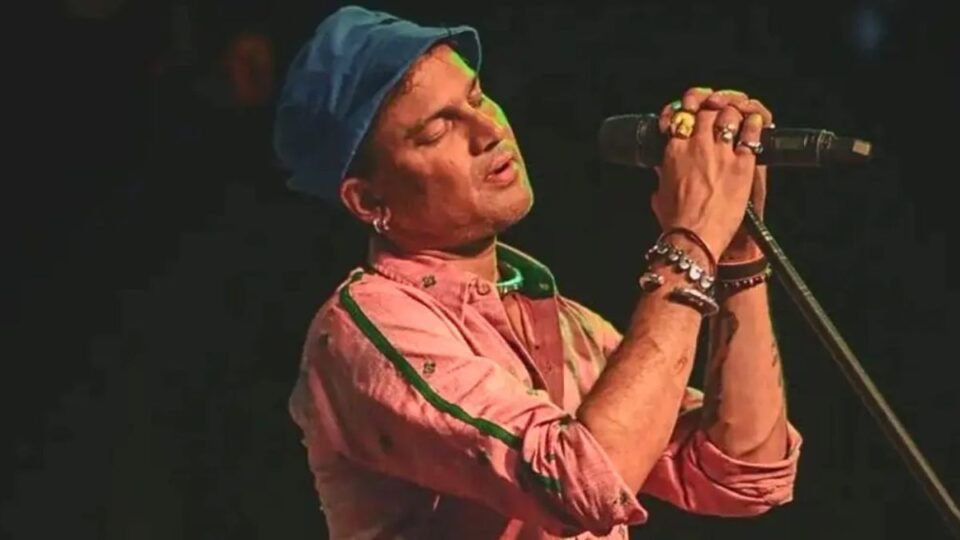 Zubeen Garg: यूं ही कोई आँसू नहीं बहाता.....